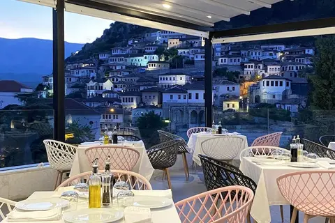 Portik Hotel in Berat — foto 6