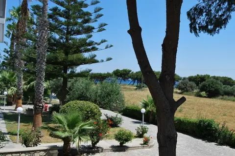 Blue Nest Hotel in Τιγκάκι — foto 23