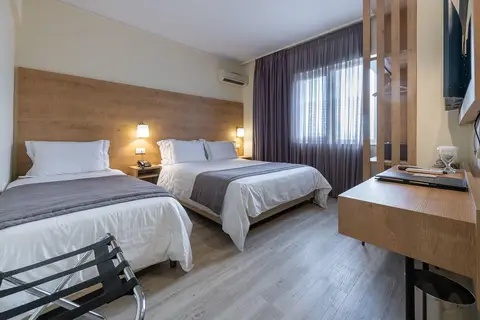 Polis Grand in Athene — foto 18