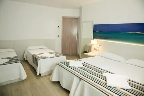 Hotel Rosales in es Pujols — foto 22
