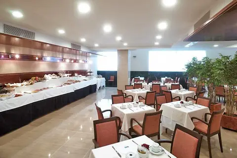 Leonardo Hotel Barcelona Gran Via in Barcelona — foto 27