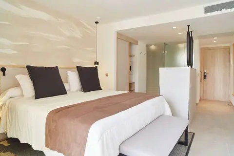 Invisa Hotel Club Cala Blanca in Santa Eulària des Riu — foto 19