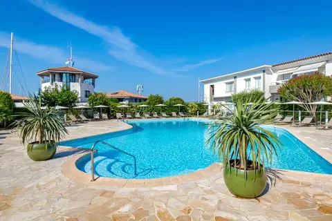 Best Western Plus Hôtel La Marina in Saint-Raphaël