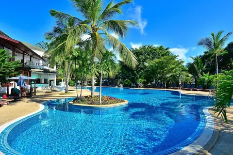 First Bungalow Beach Resort in บ้านเฉวง