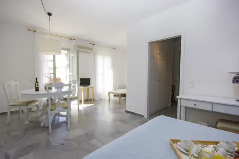 Paros Land Hotel in Αλυκή — foto 9