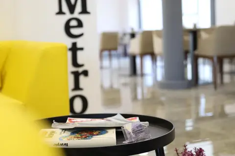 Metro Hotel Terminal in Tirana — foto 17
