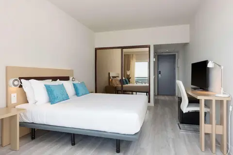 Hotel TRYP by Wyndham Lisboa Caparica Mar in Costa da Caparica — foto 11