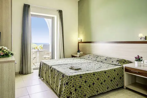 Alianthos Beach in Alianthos Beach Hotel, foto 4