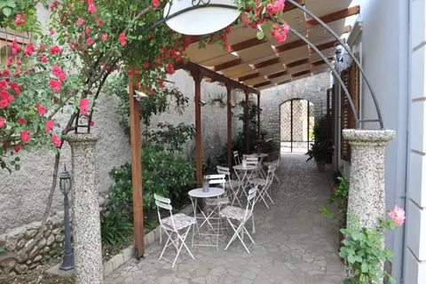 Rose Garden Hotel in Shkodra — foto 6