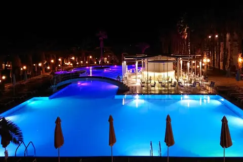 Porto Bello Beach in Καρδάμαινα — foto 21