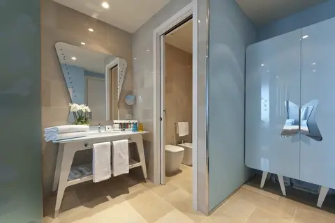 JR Hotels Bari Grande Albergo delle Nazioni in Bari — foto 30