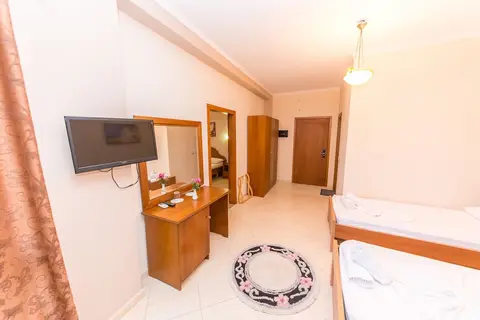 Hotel Bahamas in Saranda — foto 15