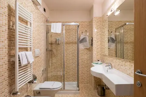 Hotel Villa Luisa Resort in San Felice del Benaco — foto 18