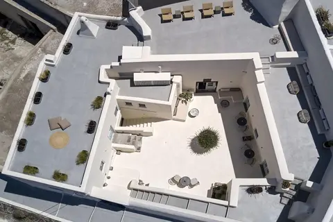 Arxegono Cave houses in Pyrgos