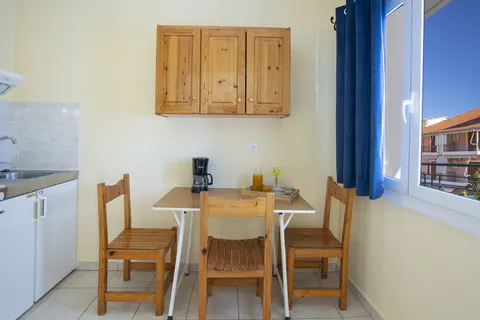 Fly & Go Sophies & Kostas Appartementen in Municipal Unit of Ellomenos — foto 5