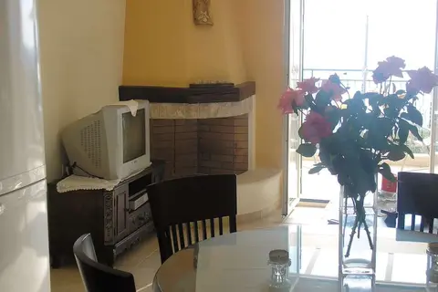 Nostimon Emar in Λουρδάτα — foto 12
