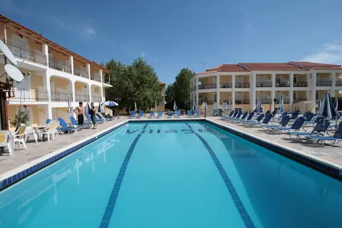 Village Inn Studios & Appartementen in Laganas Municipal Unit, foto 3