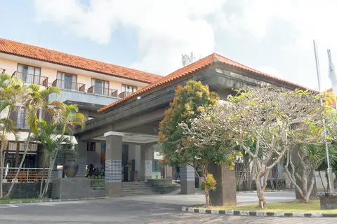 New Kuta Hotel by LORIN in Kuta Selatan — foto 21