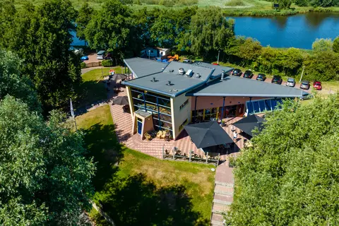 Vakantiepark Bergumermeer in Suameer — foto 33