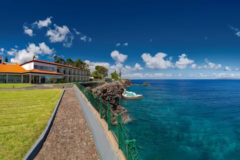 Hotel Albatroz Beach & Yacht Club in Santa Cruz