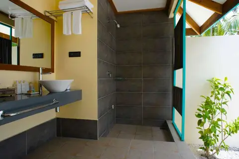 Canareef Resort Maldives in ހިތަދޫ — foto 10