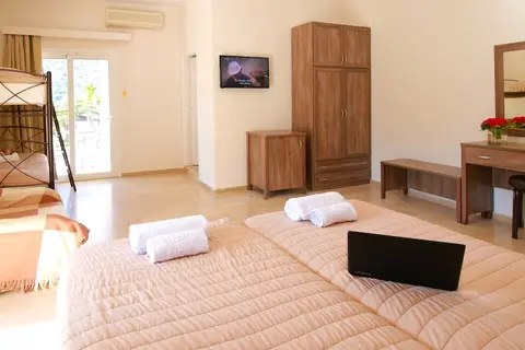 Hotel Yannis Corfu in Ypsos — foto 30
