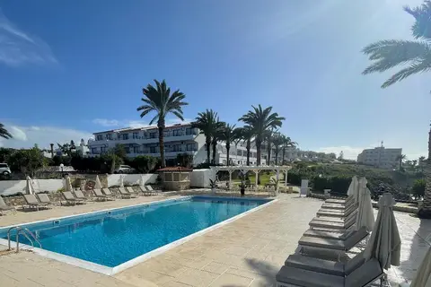 Vrachia Beach Resort in Paphos — foto 17
