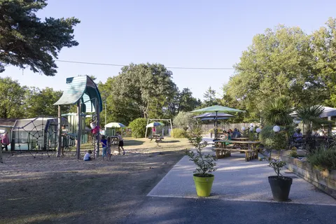 Camping Les Hirondelles foto 14