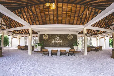 Hondaafushi Island Resort in Dhaalu Atoll — foto 27