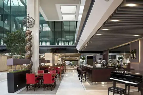 Melia Castilla in Madrid — foto 19
