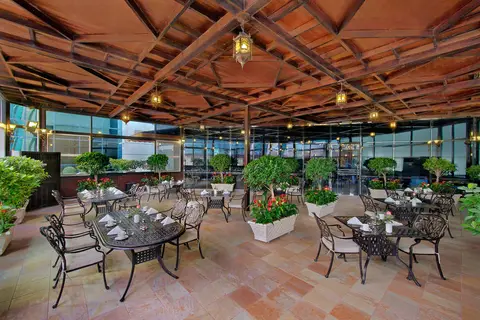 Ezdan Hotel West Bay Doha in Doha — foto 16