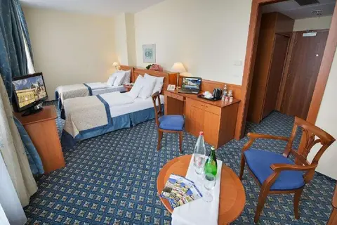 Ramada by Wyndham Airport Prague in Praag, foto 7