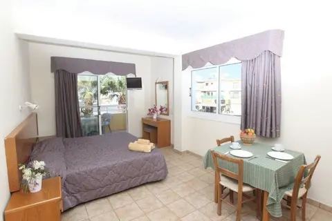 Captain Karas Holidays Apartments in Παραλίμνι — foto 11