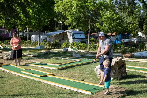 Camping hu I Pini Village in Fiano Romano — foto 2
