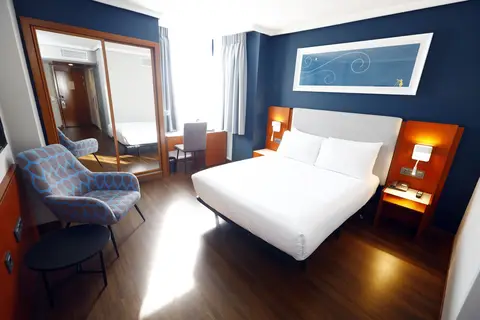 Travelodge Madrid Coslada Airport in Coslada — foto 27