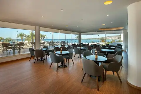 Hotel Queens Bay in Kissonerga — foto 20