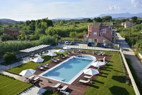 V Luxury Suites in Korfoe