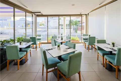 Mikes Kanarium City Hotel in Larnaca — foto 5