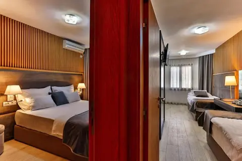 Villa Dvor Kornic in Budva — foto 8