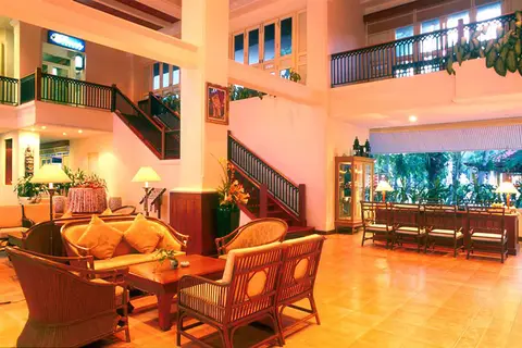 Amora Beach Resort Phuket in ตำบลเชิงทะเล — foto 9