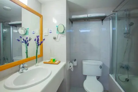 Cavo Maris Beach Hotel in Παραλίμνι — foto 22