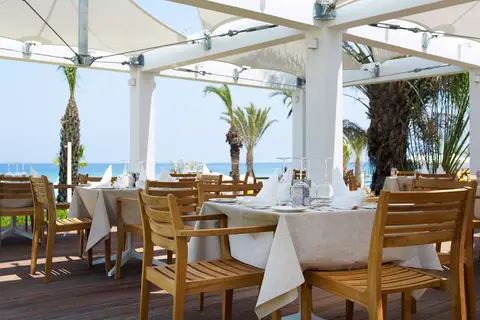 Sunrise Beach Hotel in Παραλίμνι — foto 13