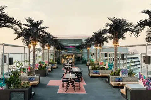 W Dubai - The Palm in W Dubai - The Palm — foto 3