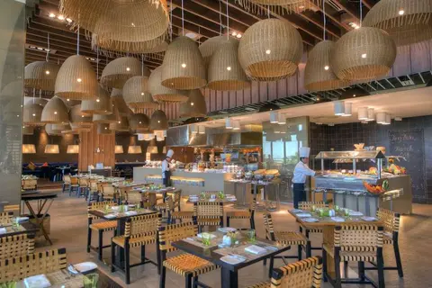 Crowne Plaza Abu Dhabi Yas Island in جزيرة ياس — foto 14