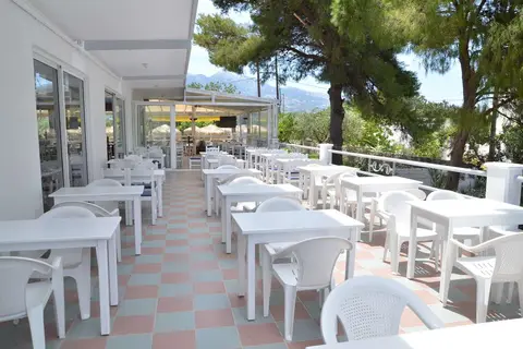 Blue Nest Hotel in Τιγκάκι — foto 7