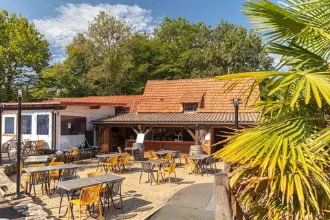 Camping Le Val D Ussel in Proissans — foto 6