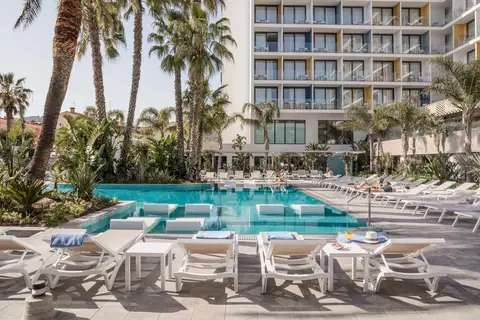 AQUA Hotel Silhouette & Spa in Malgrat de Mar — foto 7