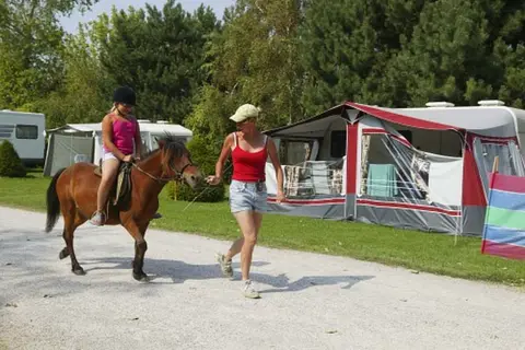 Camping La Bien Assise in Guînes — foto 4