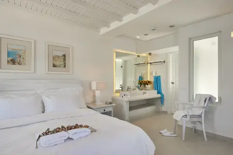 Petinos Beach Hotel in Πλατύς Γιαλός — foto 29