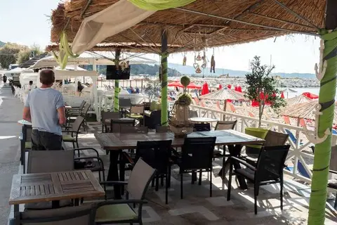 Thalassies Nouveau in Λιμενάρια — foto 13